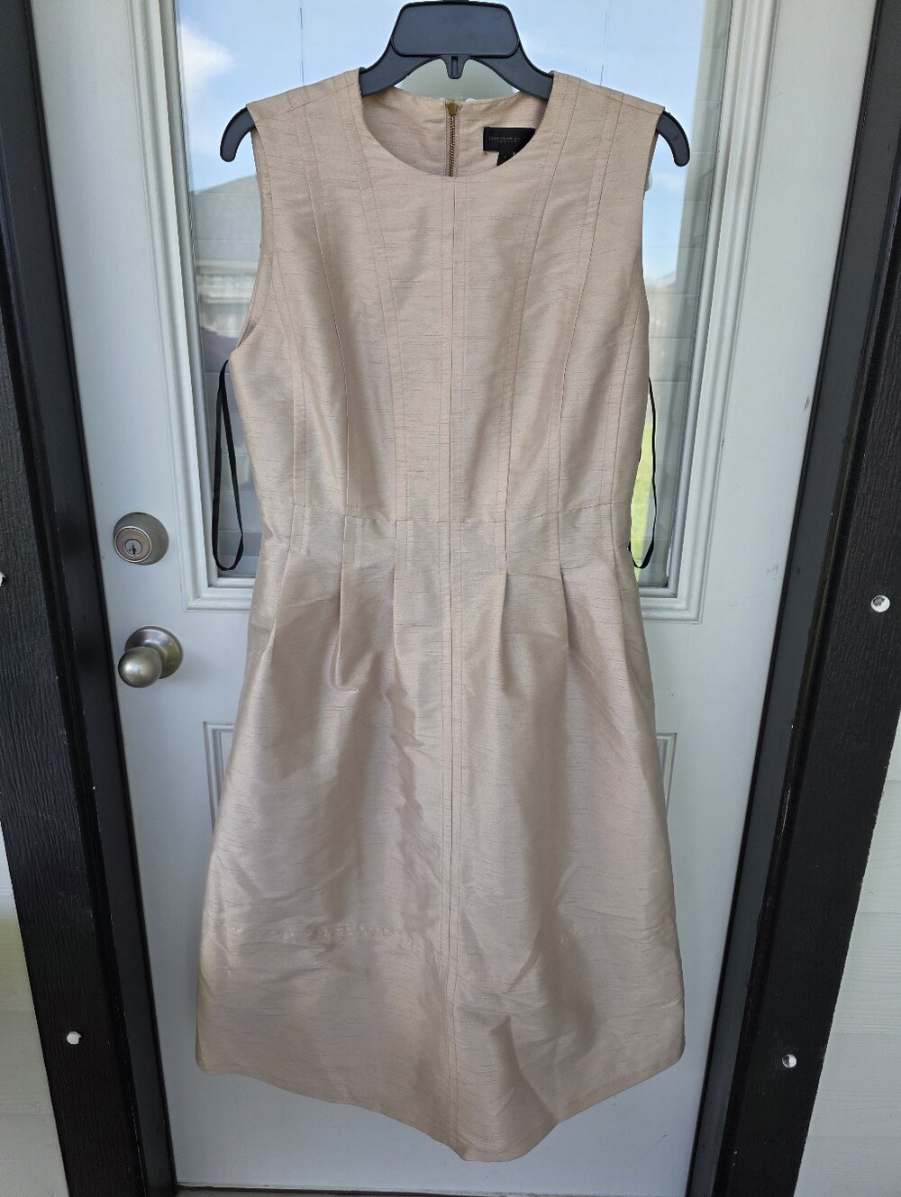 NWT Donna Karan New York Champagne Metallic Sheath Dress Silk Blend Size 8 $249 - Picture 4 of 13